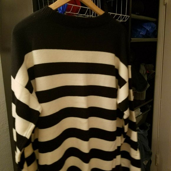 Authentic Marc Jacobs- Long Sleeve Crew Sweater - Picture 3 of 4